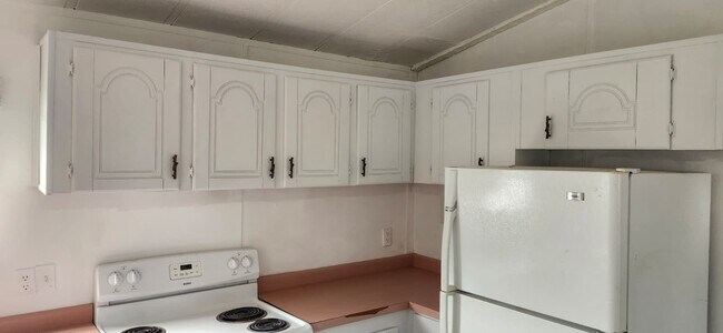 Building Photo - 8364 Cedar St