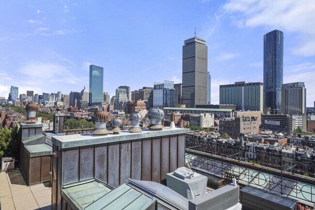 Building Photo - 424 Marlborough St