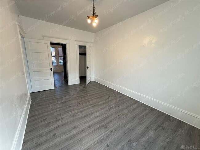 Building Photo - 44 W High St