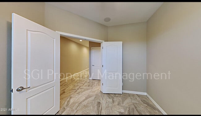 Building Photo - 5644 E Ansel Ave