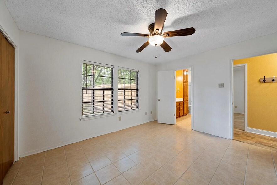 Middle Bedroom Off of Long Hallway - 273 Leafy Hollow Ln