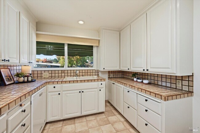 Building Photo - 2410 Mendota Way