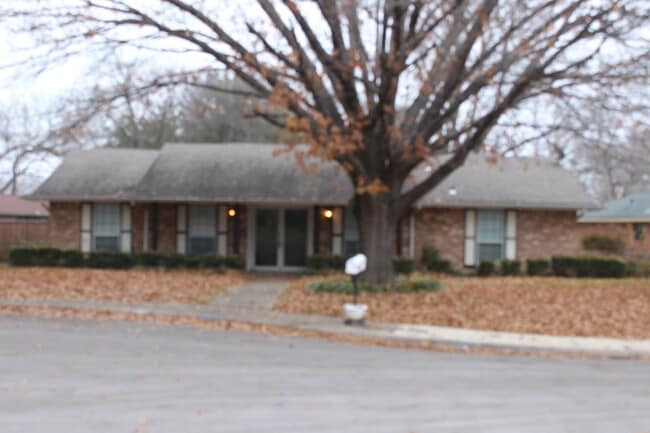 Building Photo - 1314 Hanna Cir