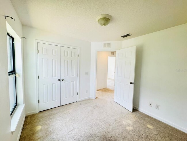 Building Photo - 1090 Woodlark Dr