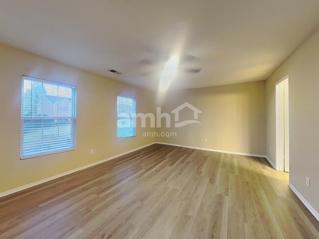 Building Photo - 1717 Cabarrus Crossing Dr