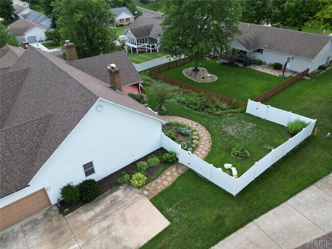 Building Photo - 4 Grayson Ridge Dr