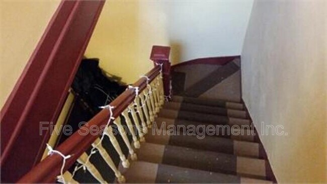 Building Photo - 39 Buell St