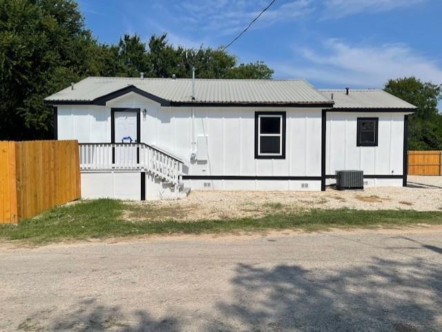 Primary Photo - 805 W Elm Ave