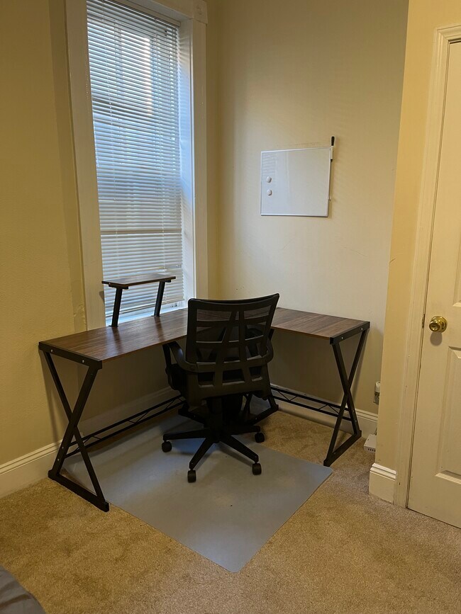 2nd Bedroom- Full Sized Bed; Office/Work Space w/ WIFI Extender; 43-inch 4k UltraHD Smart TV - 2219 Missouri Ave