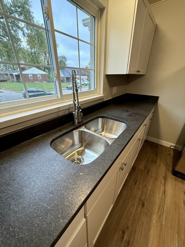 Building Photo - 4607 Channing Ln