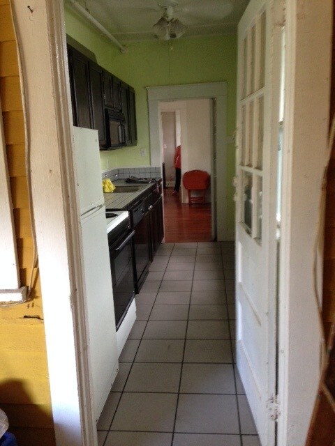 Building Photo - 2100 W Dekle Ave