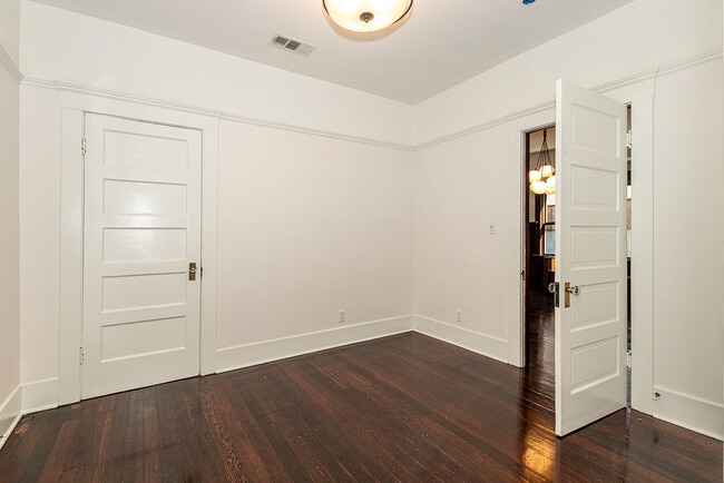 Building Photo - 1616 Bridge St