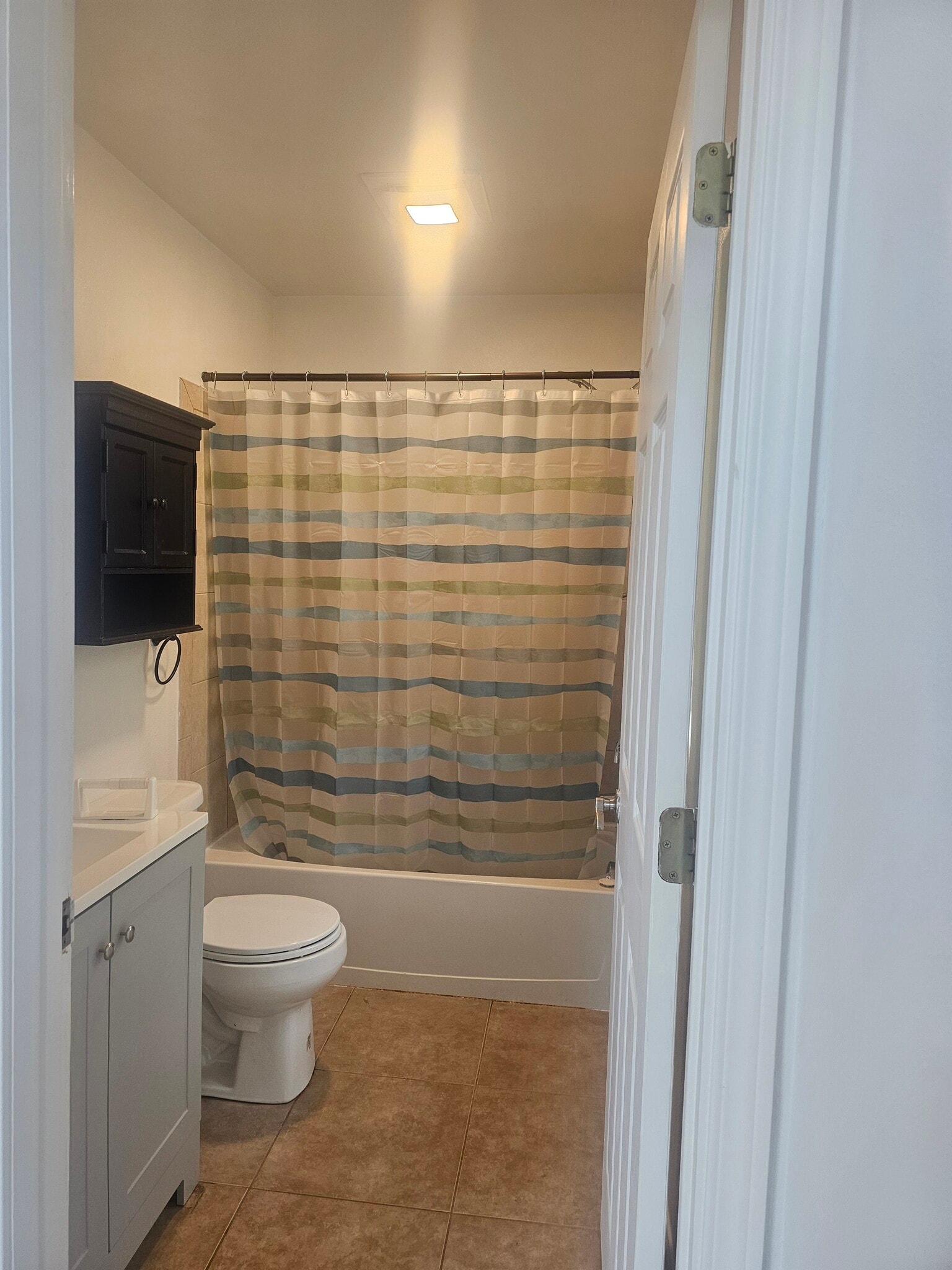 Building Photo - 735 Chenois Ave NE