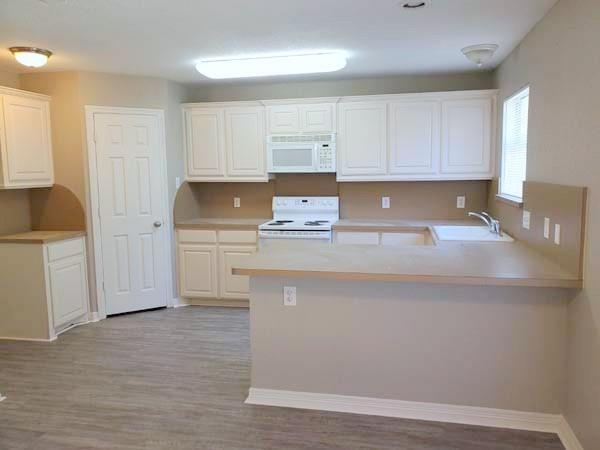 Building Photo - 516 Bluebird Ln