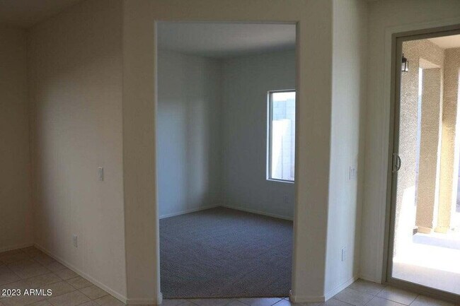 Building Photo - 21144 W Cypress St
