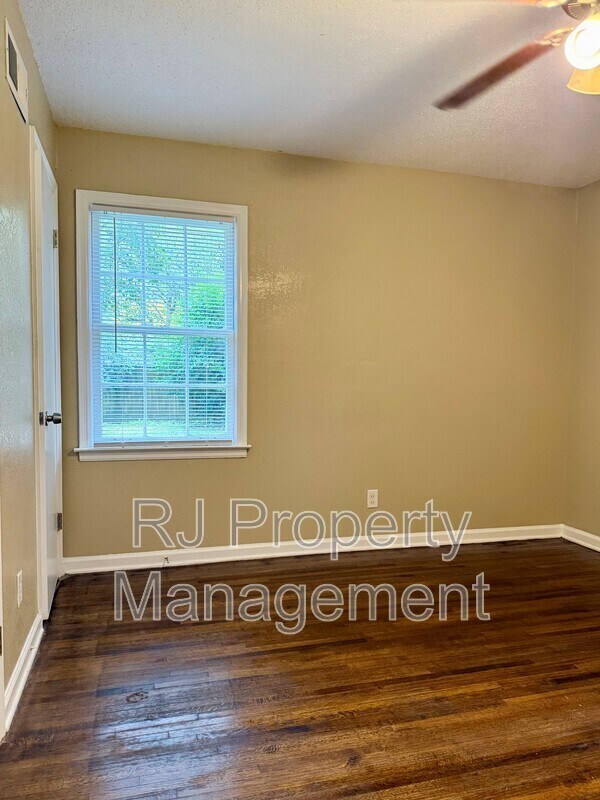 Building Photo - 3458 Sophia St