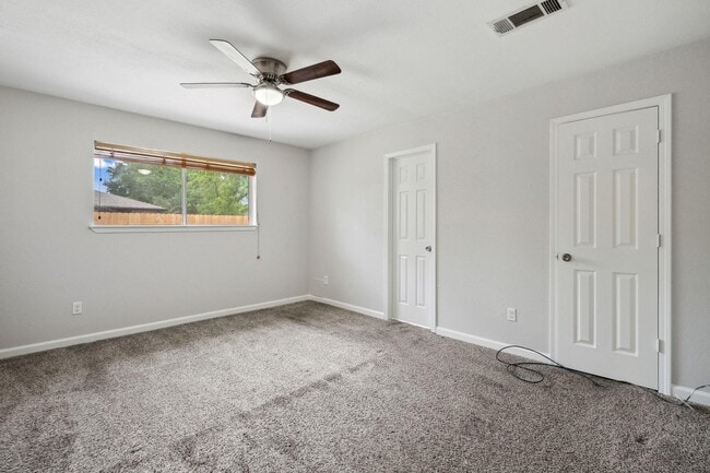 Building Photo - 4023 Broken Elm Dr