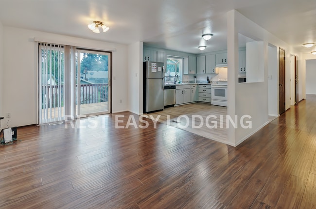 Building Photo - 2210 27th Ave SE