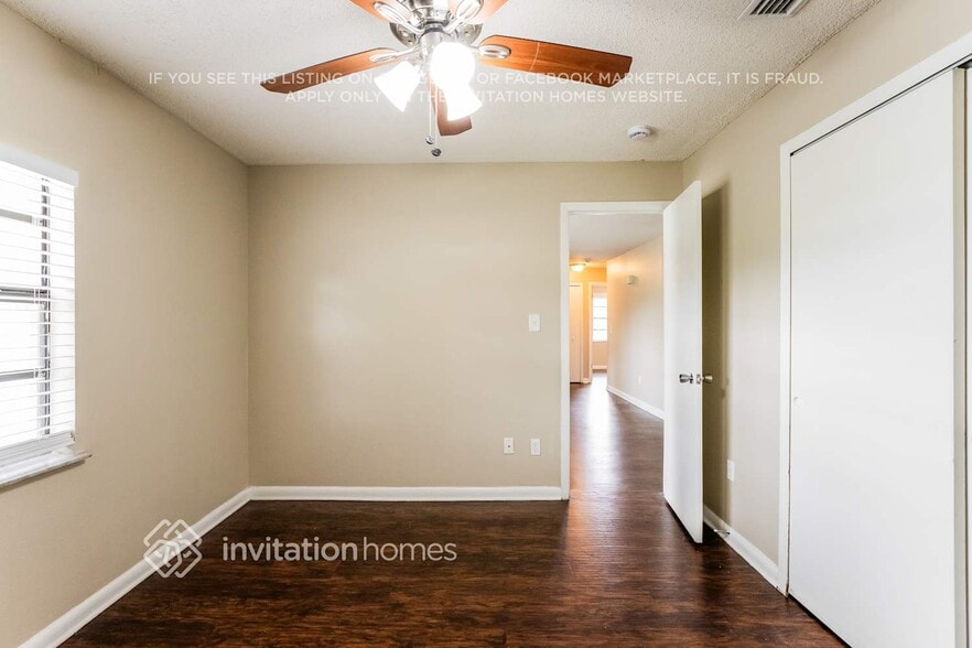 Building Photo - 3807 Spoonbill Ave