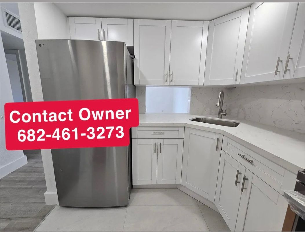 Building Photo - 627 Canton