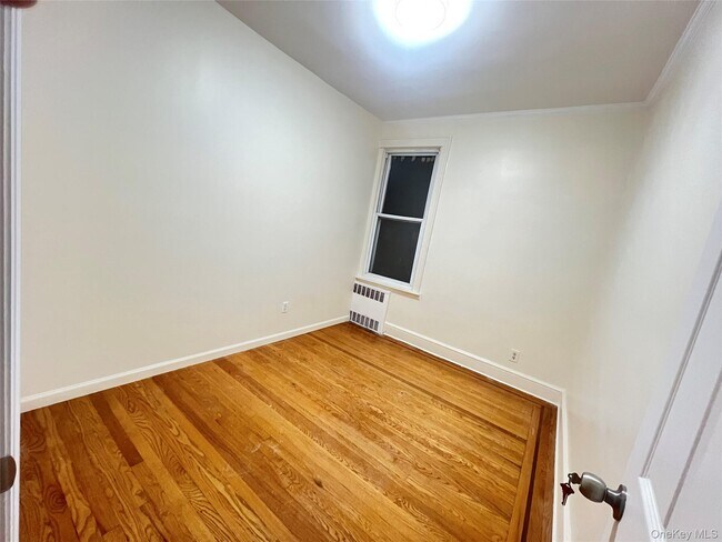 Building Photo - 30-06 85th St