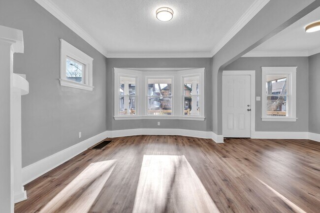 Building Photo - Fully renovated house located on Cleveland...