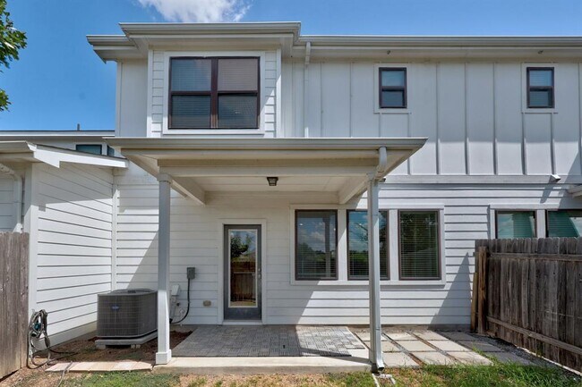 Building Photo - 441 Fieldwood Dr