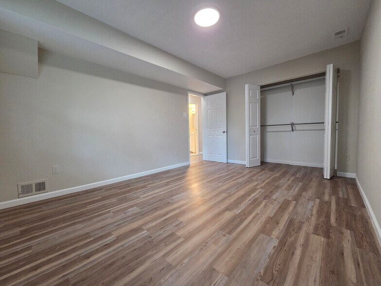 Building Photo - 162 Jules Dr