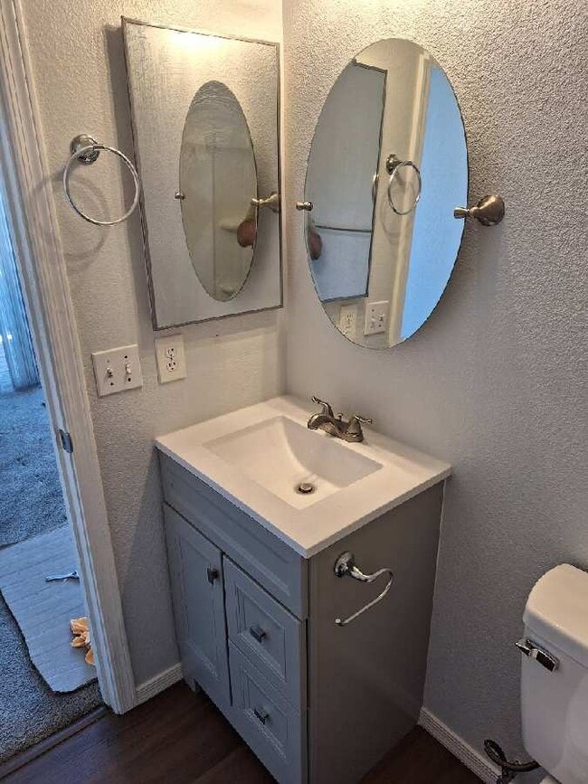 Building Photo - 860 Campbell Rd