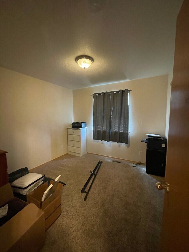 Building Photo - 2343 Carriage Dr
