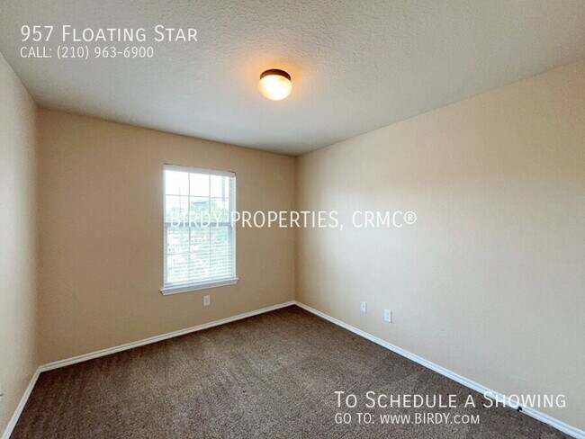 Building Photo - 957 Floating Star
