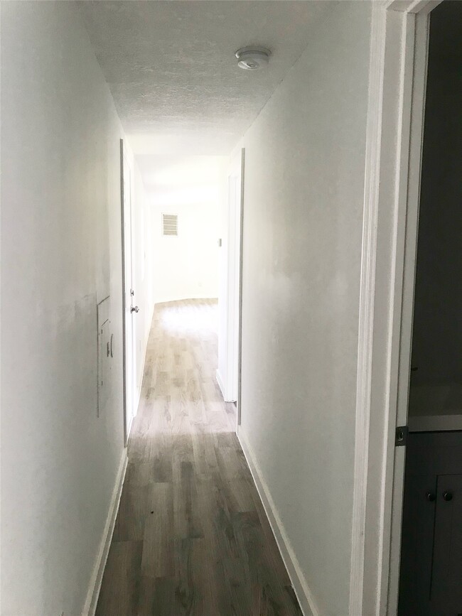 Building Photo - 3510 Fox Dr