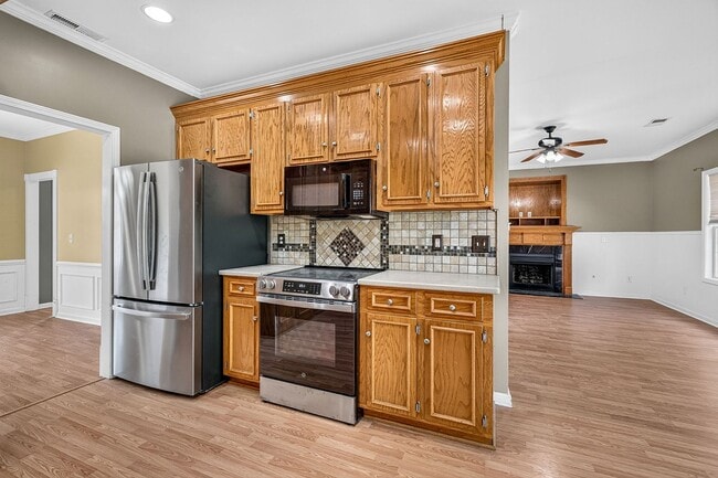 Building Photo - 8727 Evangeline Dr