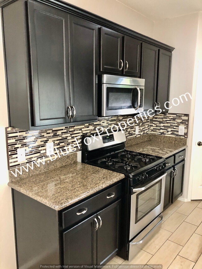 Building Photo - 9009 W Rolling Springs Dr