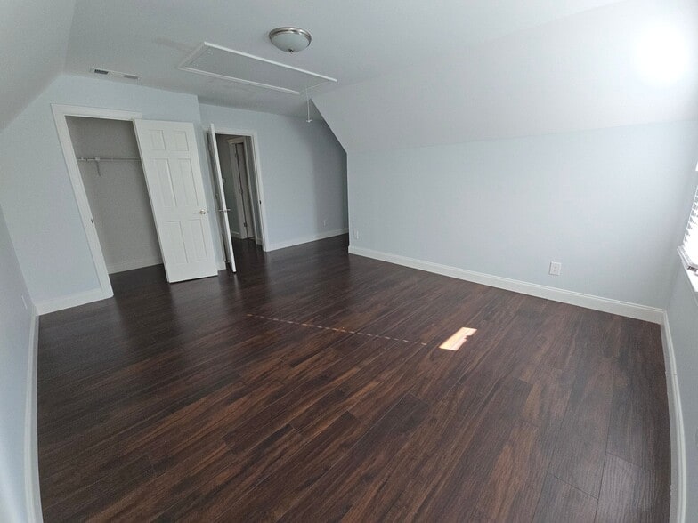 Building Photo - 3092 Scenic Hwy S
