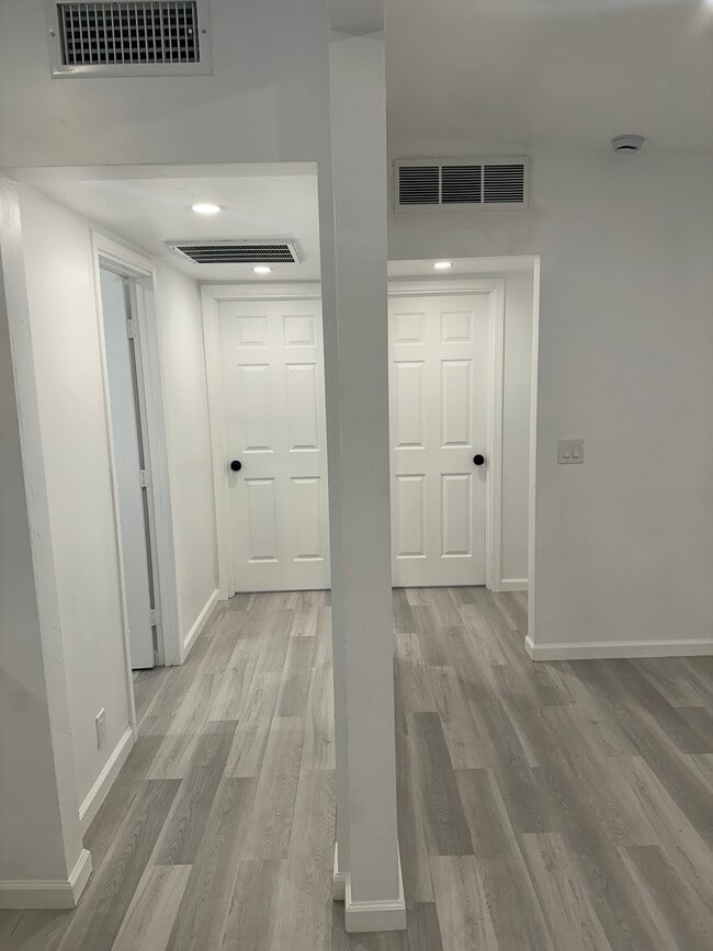 Building Photo - 44559 Palo Verde St