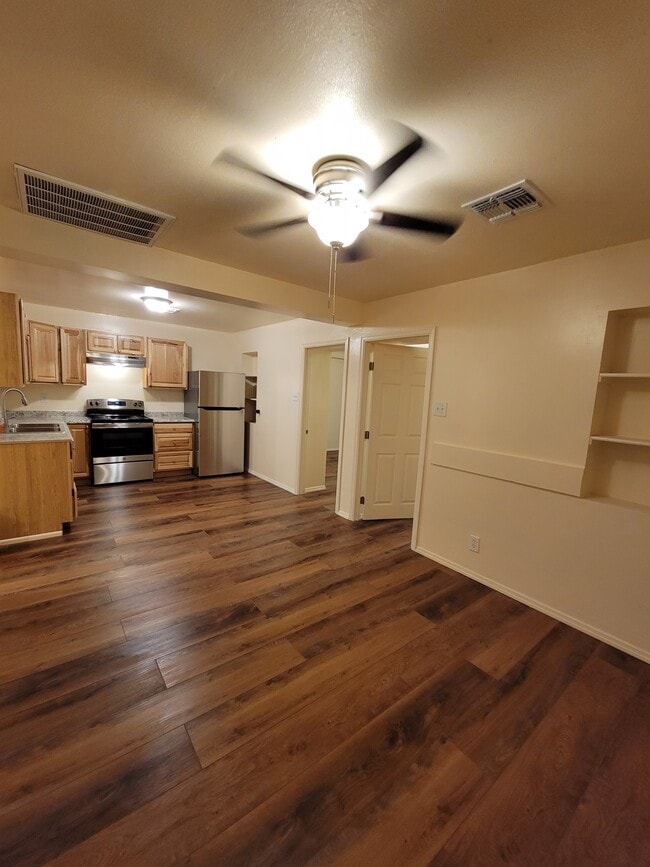 Building Photo - 2024 N 2nd St