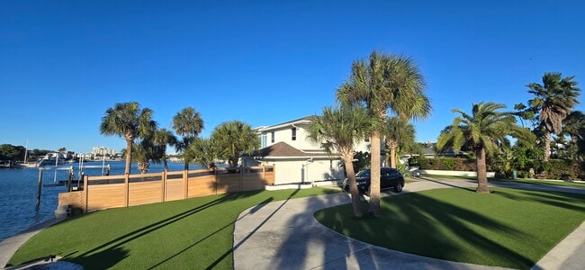 Building Photo - 301 22nd St