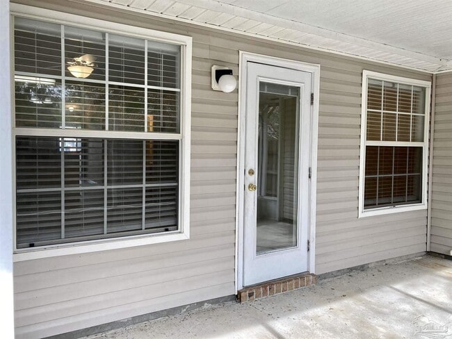 Building Photo - 2470 Trailwood Dr