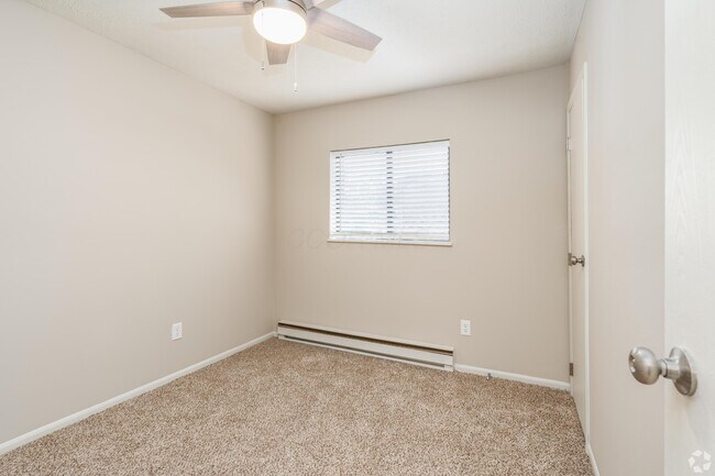 Building Photo - 2 Rockcreek Dr