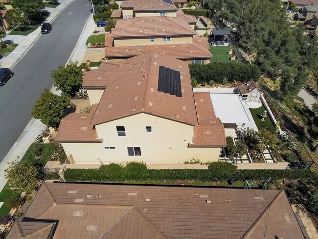 Building Photo - Immaculate 5-Bedroom Executive Home in Desirable Plum Canyon