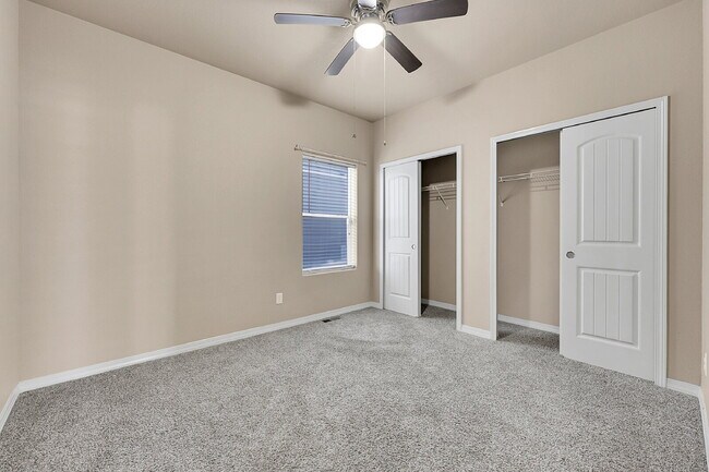 Building Photo - $2,940.95, $300.00 off the first month's rent, 6 Bedrooms, 3 Bathrooms, Single Family Home in Col...