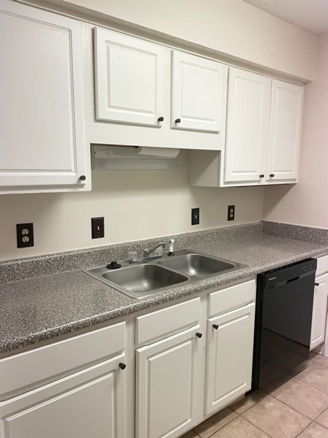 Building Photo - 5005 Wingate Way