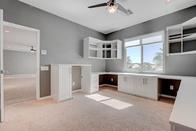 Building Photo - 2589 Chateau Clermont St
