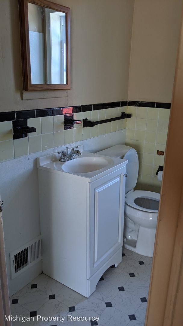 Building Photo - 2 br, 1 bath House - 3455 Ewald Circle