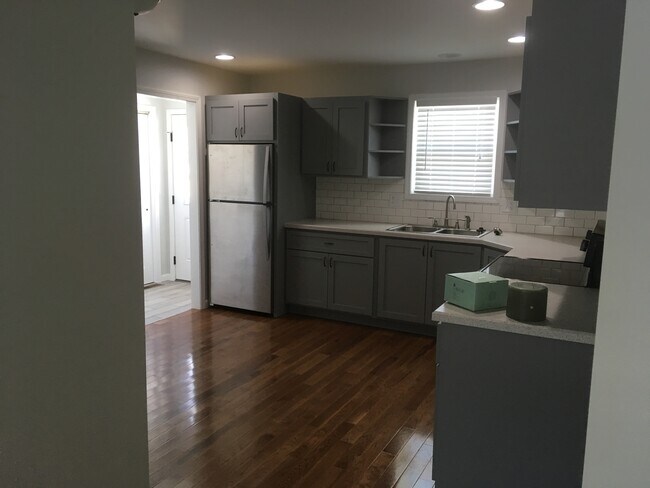 Building Photo - 3 Amos Dr