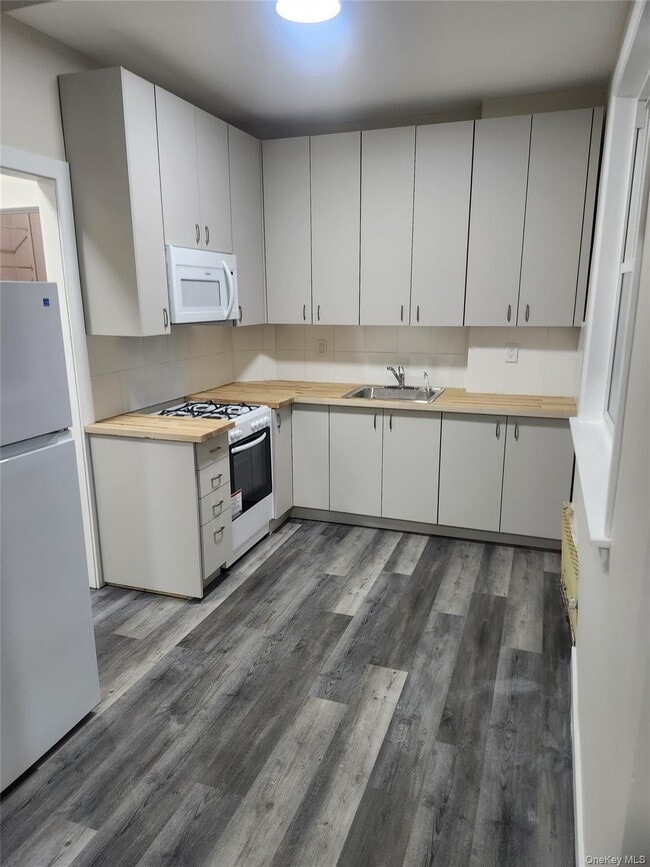 Building Photo - 2126 Flatbush Ave