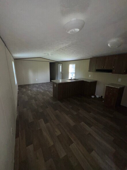 Building Photo - 497 Westover Dr