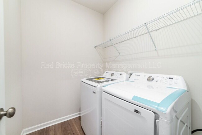 Building Photo - 8929 Peatland Aly