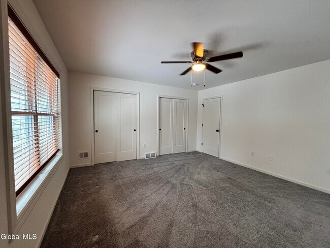 Building Photo - 587A Grooms Rd